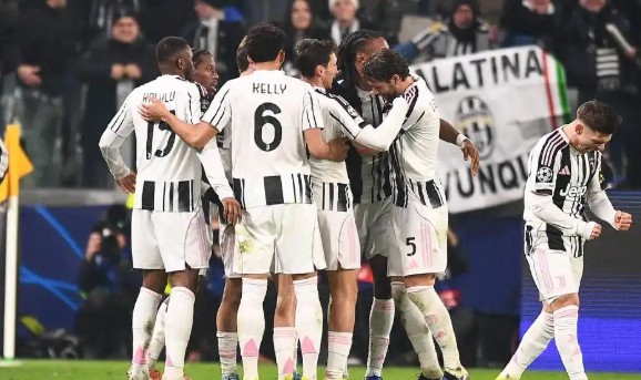 竞彩足球推荐-本菲卡0-2，三线崩盘，穆帅颜面无存！赛后狡辩，球迷嘘声一片|何塞·穆里尼奥|本菲卡足球俱乐部|穆里尼奥|罗马里尼奥|曼联_新浪体育_新浪新闻