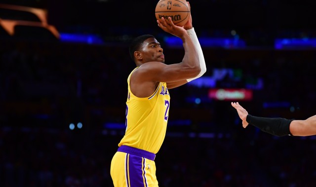 足球比分-八村塁：我们上次交手被骑士打爆了 今天成功限制了米切尔和哈登