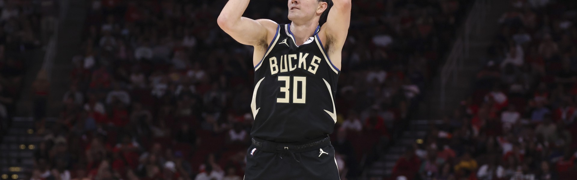 竞彩足球-双向合同！科马克·瑞安常规赛最后7场场均19.6分 3分命中率47.9%