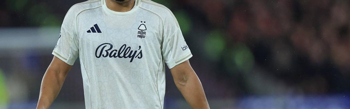 竞彩足球-曼联重建后防！力争签下穆里略，马奎尔七年红魔生涯步入倒计时！|诺丁汉森林|迈克尔-穆里略|哈里-马奎尔|佛罗伦萨|米伦科维奇_新浪体育_新浪新闻