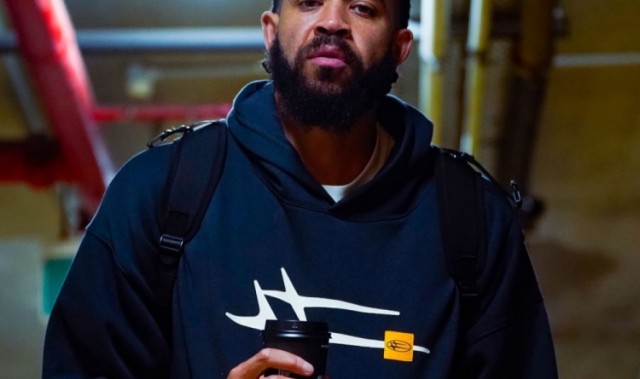 竞彩足球推荐-媒体人：麦基状态一般 但他和周琦给对手攻筐的压力非常大