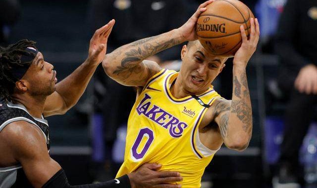 足球比分-库兹马爆发小加回暖 湖人拒绝连败守住西部前四