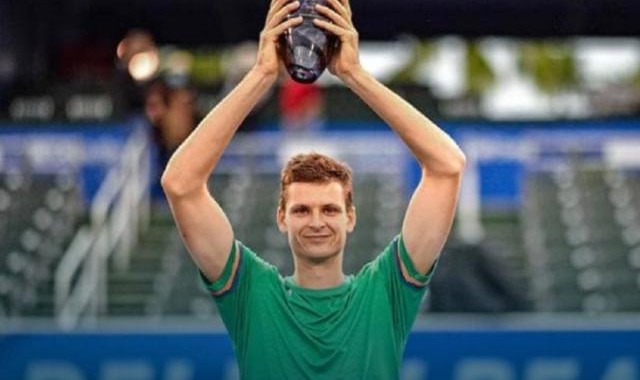 足球比分-张奔斗：没有了，新赛季刚打一礼拜本月又没比赛了